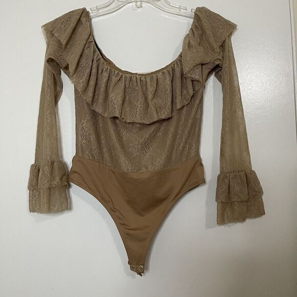 REVOLVE Camila Coelho Paloma lace tan nude off shoulder bodysuit size small - Picture 3 of 8
